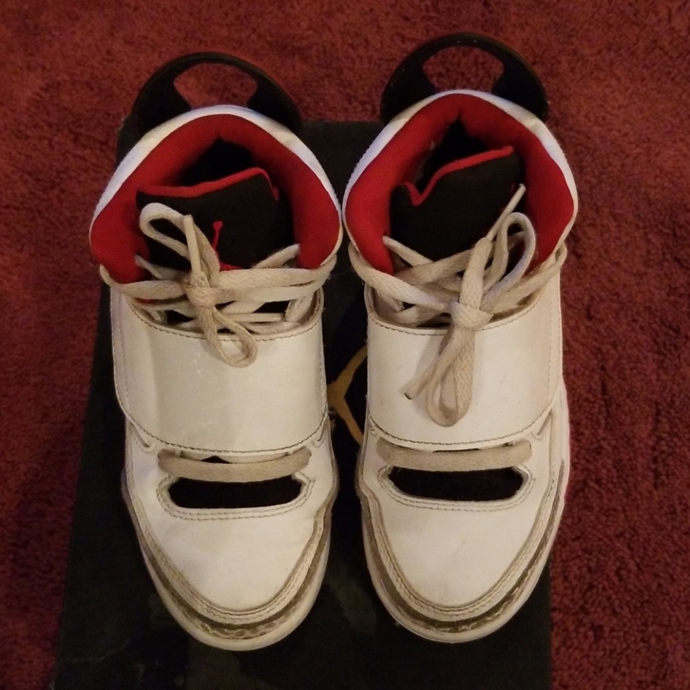 Sneakers - Picture 2 of 7